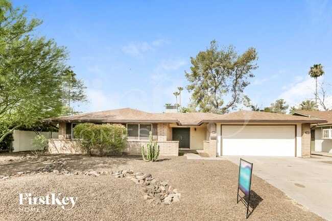 Building Photo - 3012 S Evergreen Rd