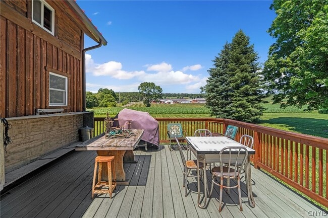 Photo - 1818 Benson Rd