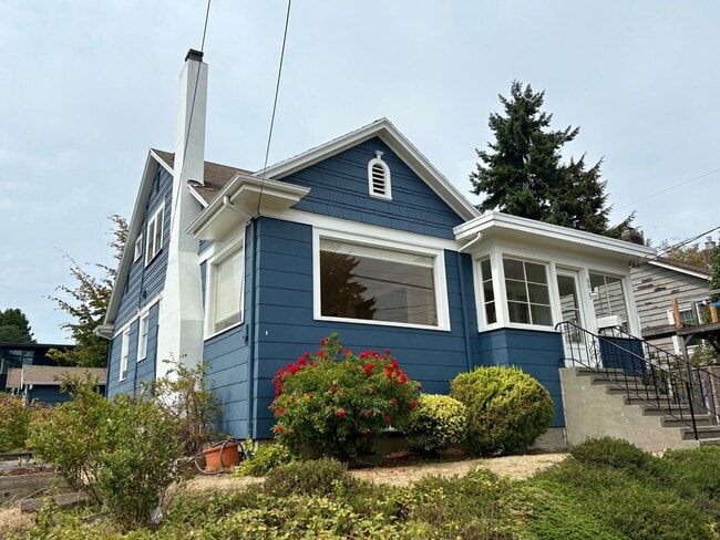 Building Photo - Sunset Hill Home