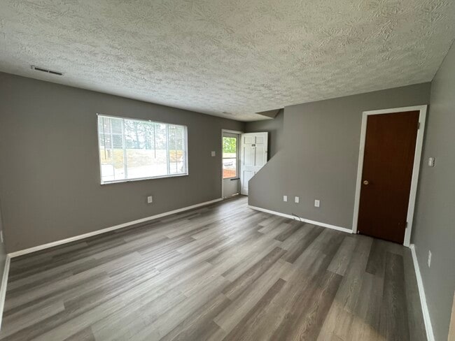 Photo - 5031 W Pea Ridge Rd