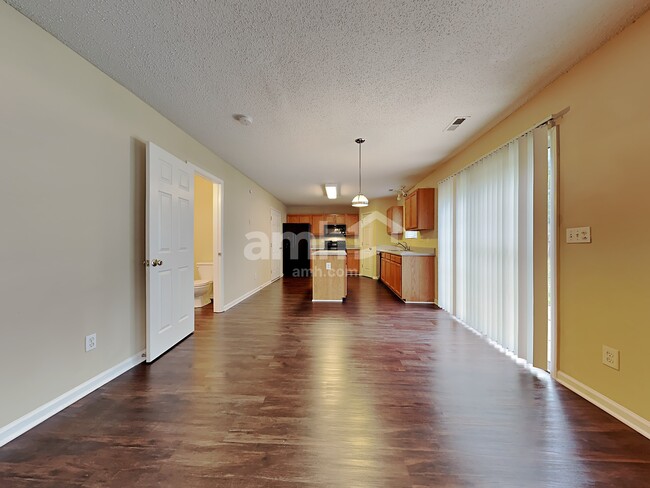 Photo - 3345 Wiliton Way