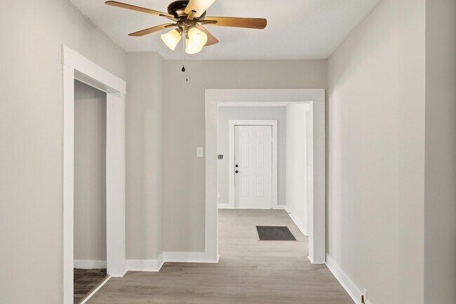 Photo - 5225 Central Ave