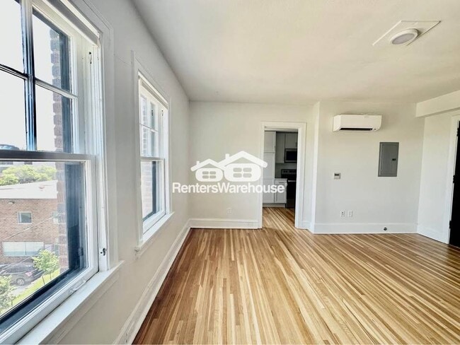 Photo - 2305 Grand Ave