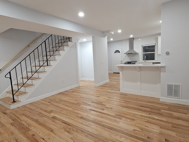 Photo - 141 Morse St