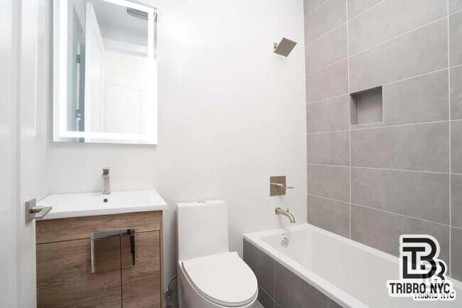 Photo - 20 bedroom in Brooklyn NY 11206 Unit 2R