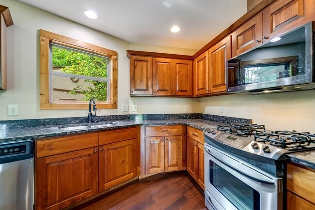 Photo - 651 Chalk Hill Rd