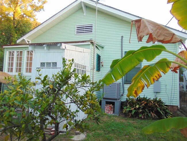 Photo - 3420 Avenue R