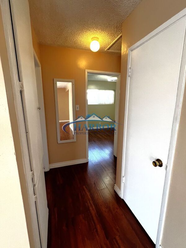 Photo - 4747-4747 W 160th St