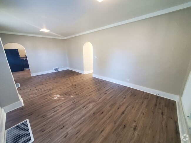 Building Photo - Pet friendly 2 bedroom, 1 bathroom home wi...