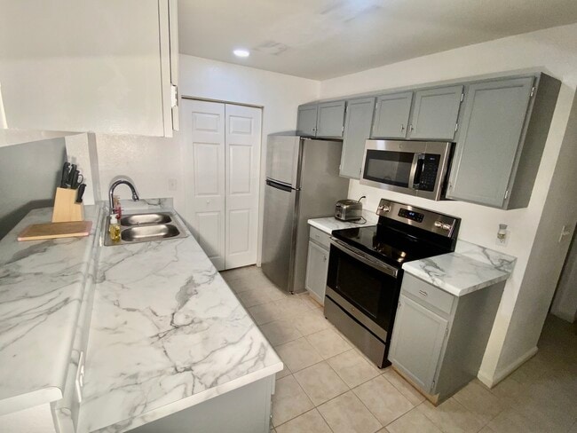 Photo - 2195 Timberwood Cir N