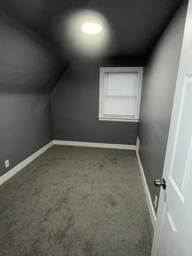 Photo - 18882 Marx St