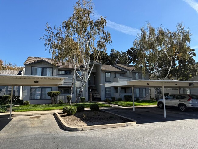 Photo - Parkview Condo close to shopping & Freeway! Unidad B