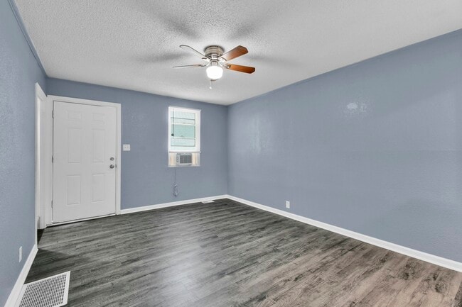 Photo - 3414 Elmwood Ave