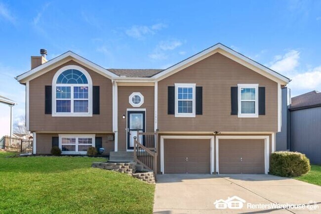 Building Photo - 3 Bed 2.5 Bath Home For Rent In Shoal Cree...