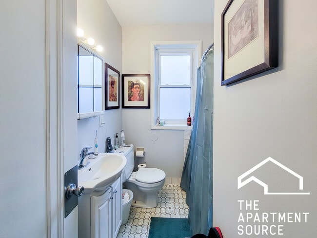 Photo - 3713 N Sheffield Ave Unit 204