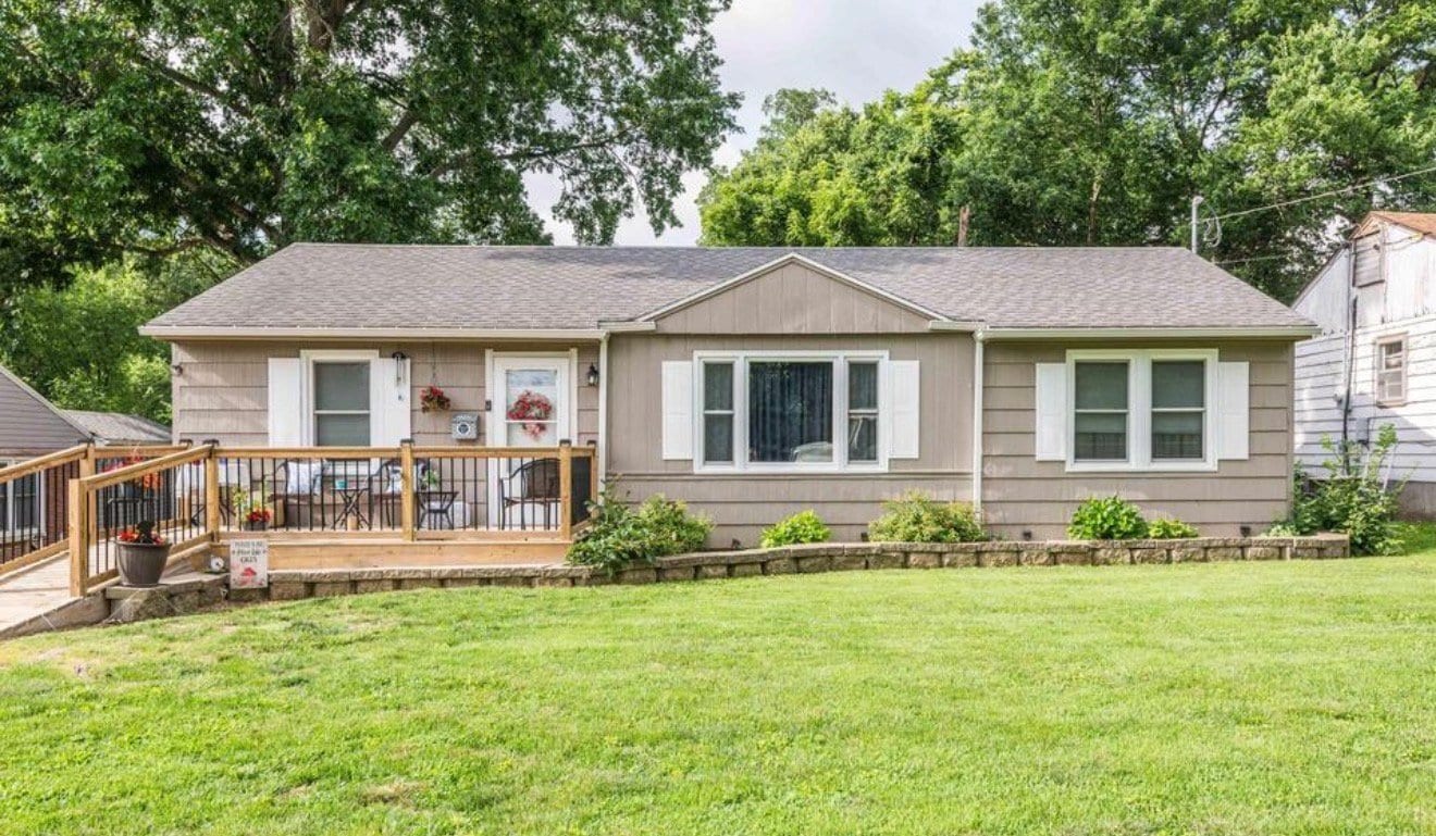 Photo - 2217 Oakview Dr