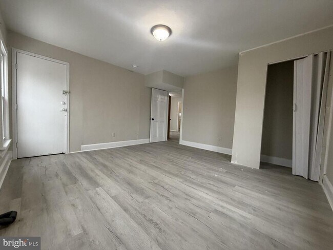 Photo - 615 S Seventh St