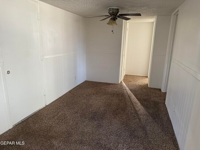 Photo - 9613 Album Ave