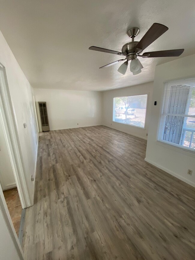 Photo - 211 Brand Rd