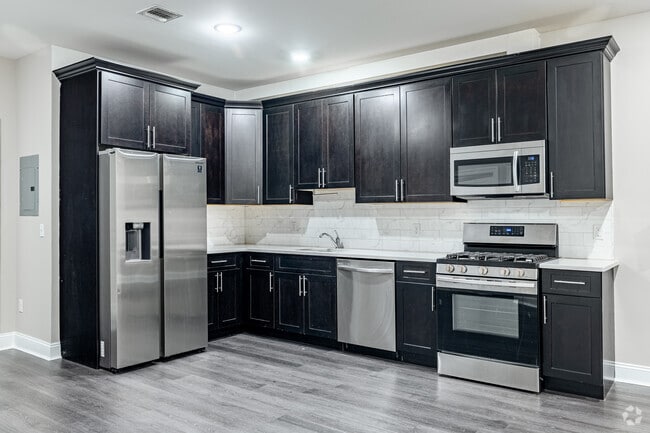 Interior Photo - 941-945 Main St