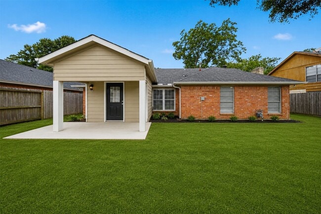Photo - 16310 Emberwood Dr