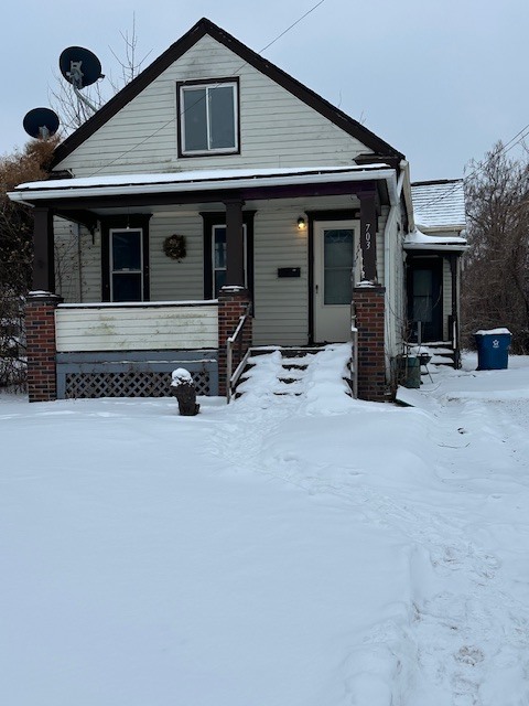 Building Photo - 703 W 18th St