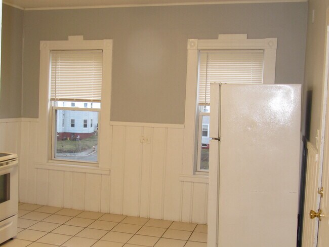 Photo - 2 Sturgis St Apartments Unit 3