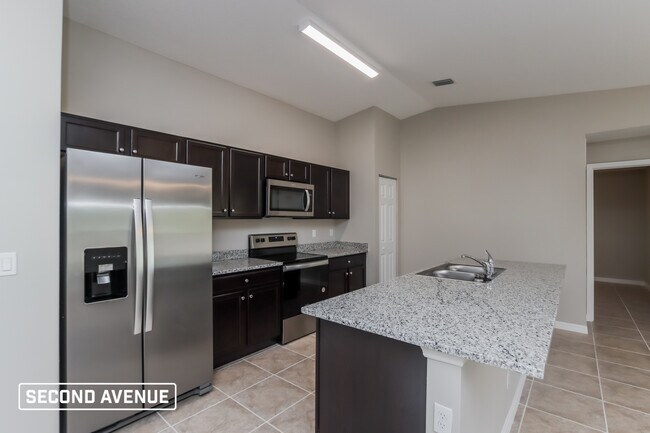 1155 Gawain Rd
