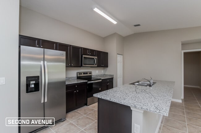 Photo - 1155 Gawain Rd