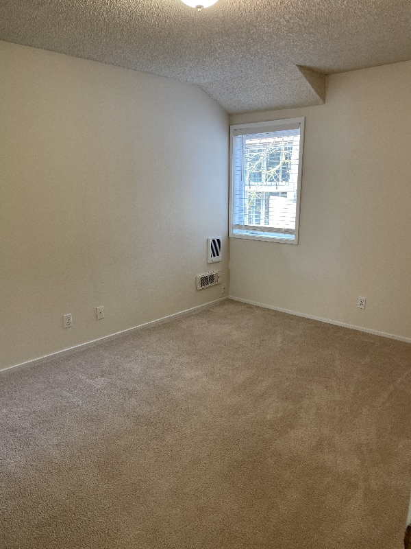 Photo - 100 Kerr Pkwy