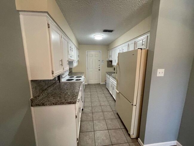 Photo - 121 Troy Ave