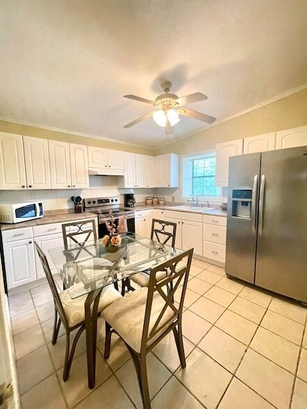 Photo - 406 Longshadow Rd