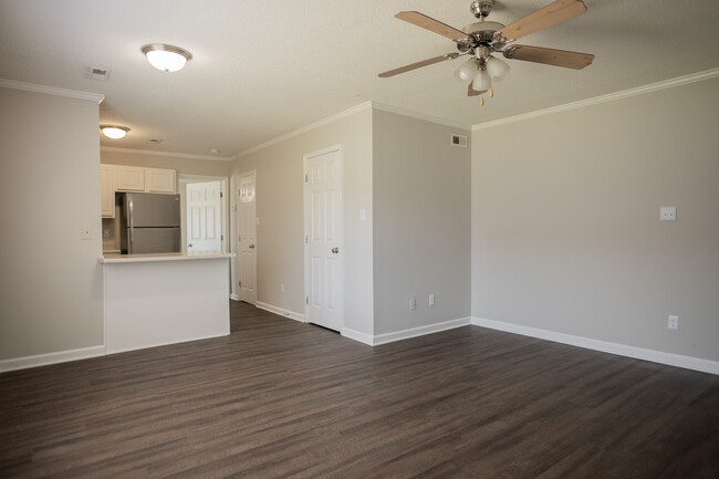 Amora West - Amora West Apartments