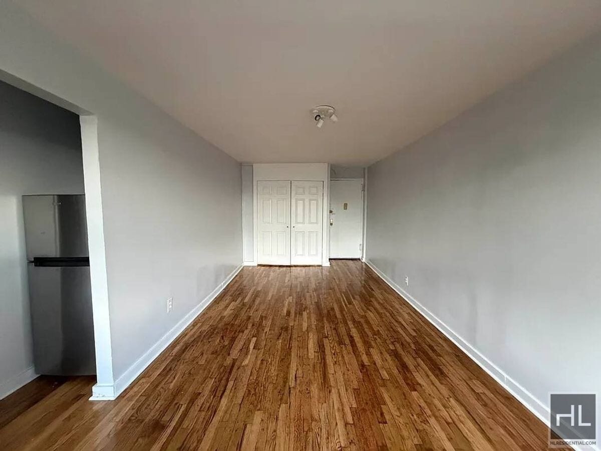 Photo - PUTNAM AVENUE Unit 3