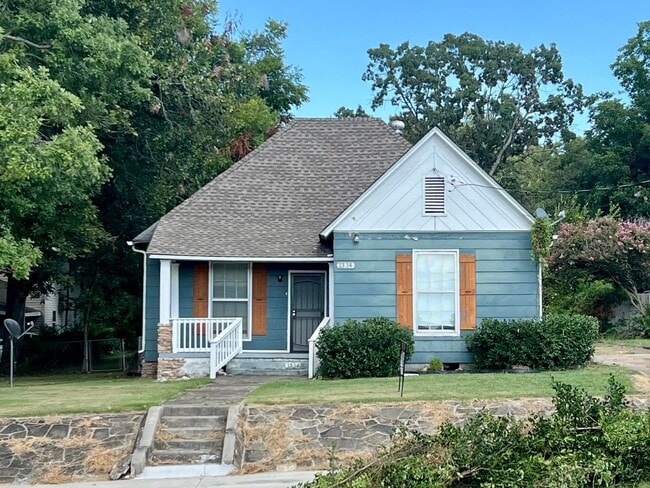 Building Photo - 1314 Flint St Rental