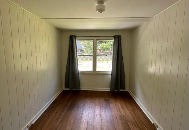 Photo - 295 Koeli St