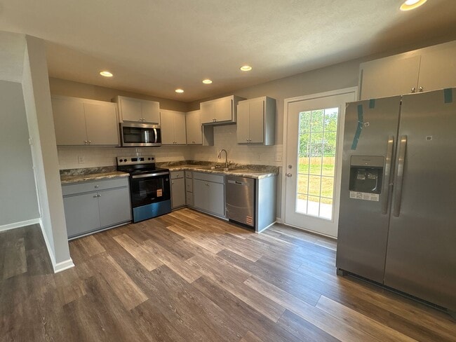 Photo - 307 W Coffee St