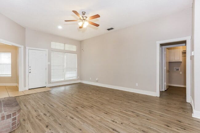 Photo - 724 Nicole Dr