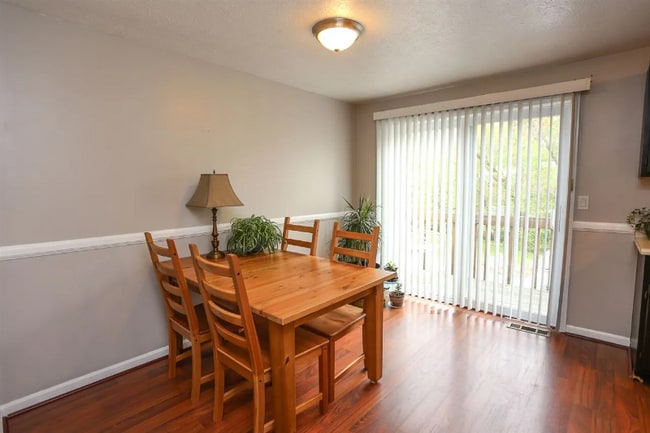 Photo - 106 Weston Rd