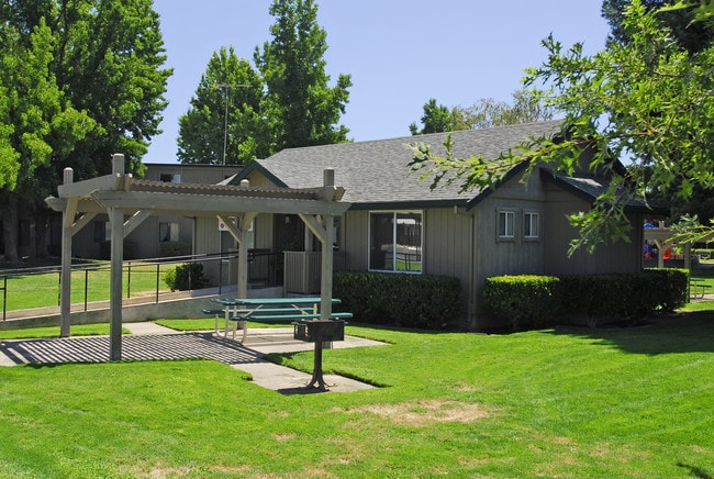 Photo - Clover Ridge Apartments