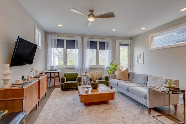 Photo - 312 Prince Ave