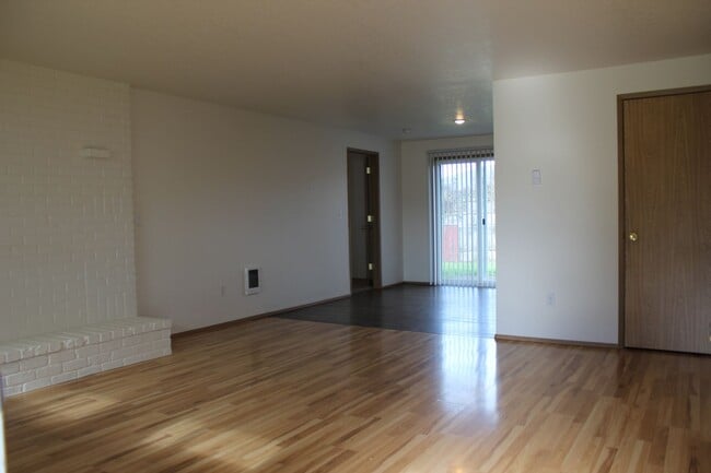 Photo - Cute single level, three bedroom home on quiet cul-de-sac in Hillsboro