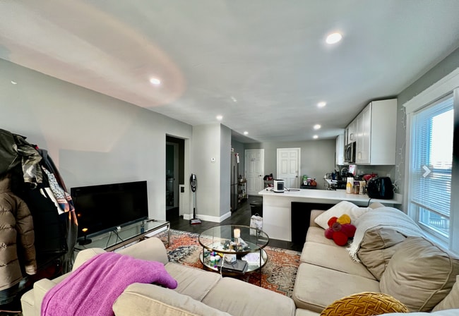 Photo - 159 Hillside St