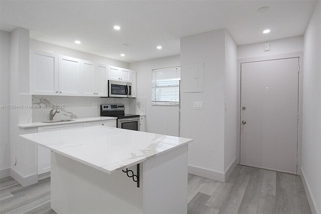 Photo - 17255 SW 95th Ave Apartment