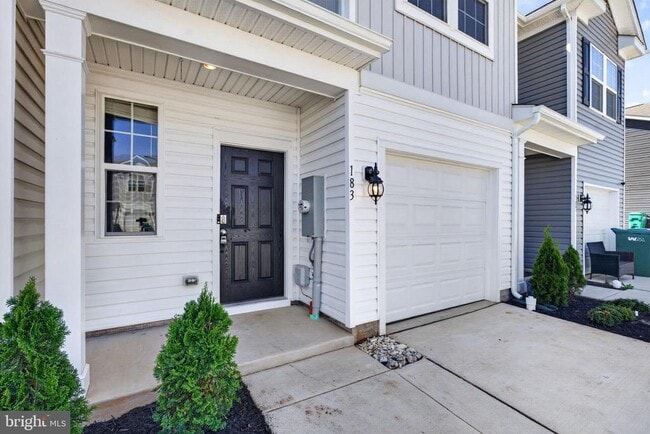 Building Photo - 183 Caterpillar Dr