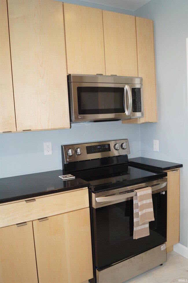 Photo - 303 S Washington St Unidad 2