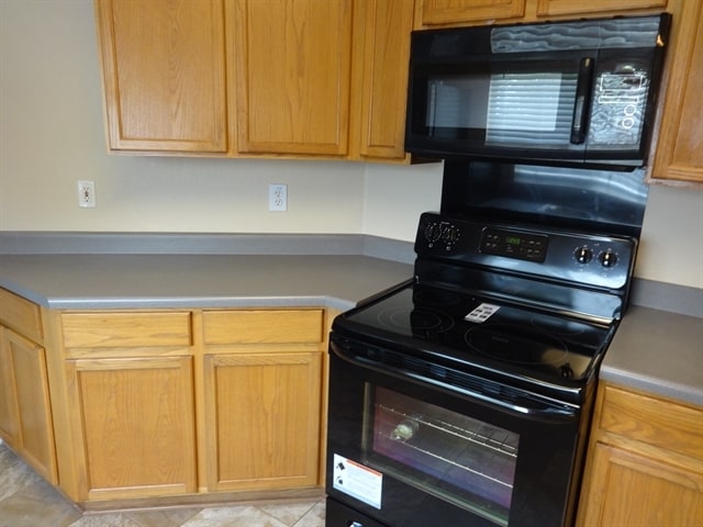 Photo - 7835 Cortland Oak