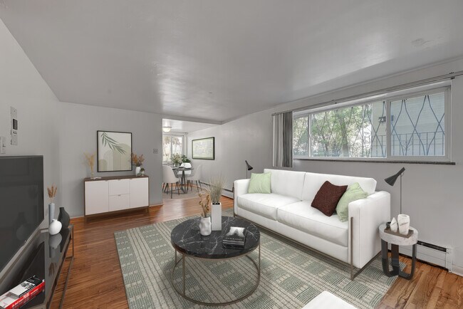 Photo - Lincoln Plaza Apartments