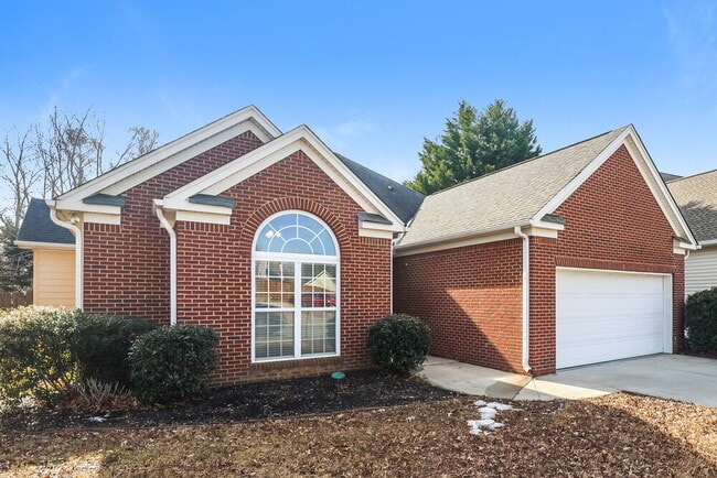 Photo - 31 Village Park Dr