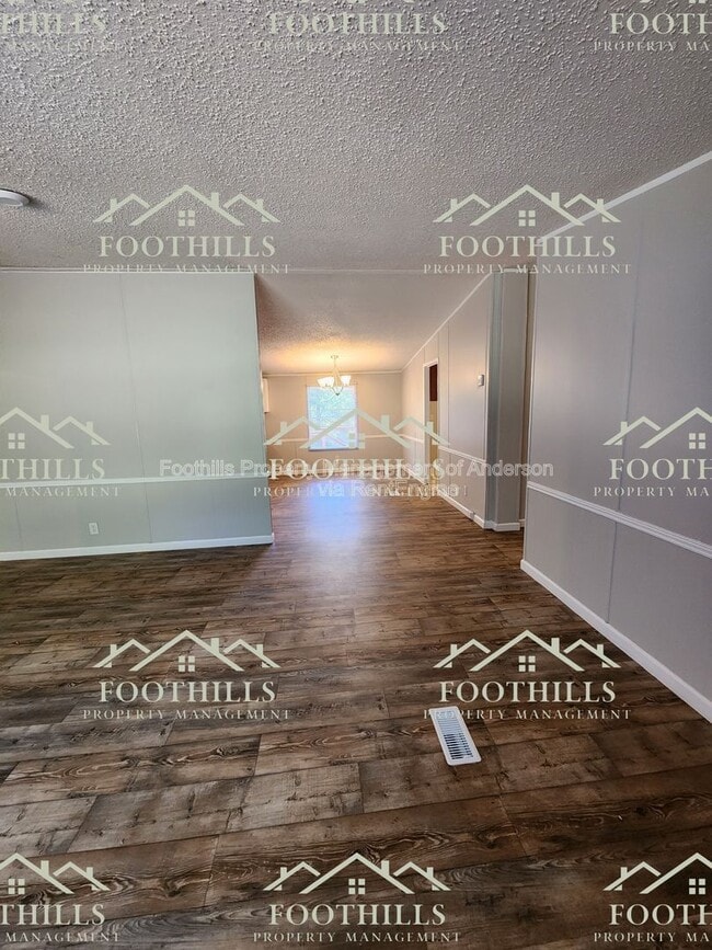Photo - 240 Latham Dr